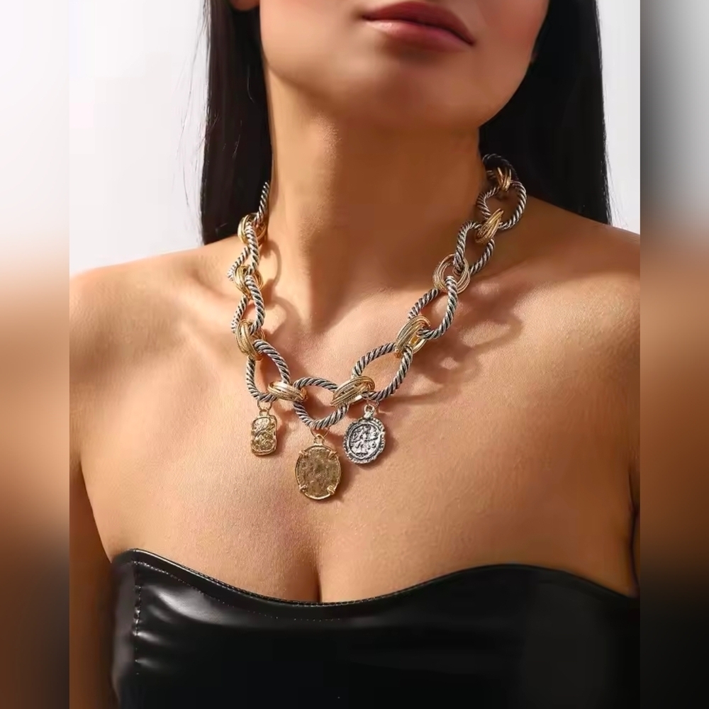 Vintage Metal Gold and Silver Chain Necklace - Picture 8 of 8
